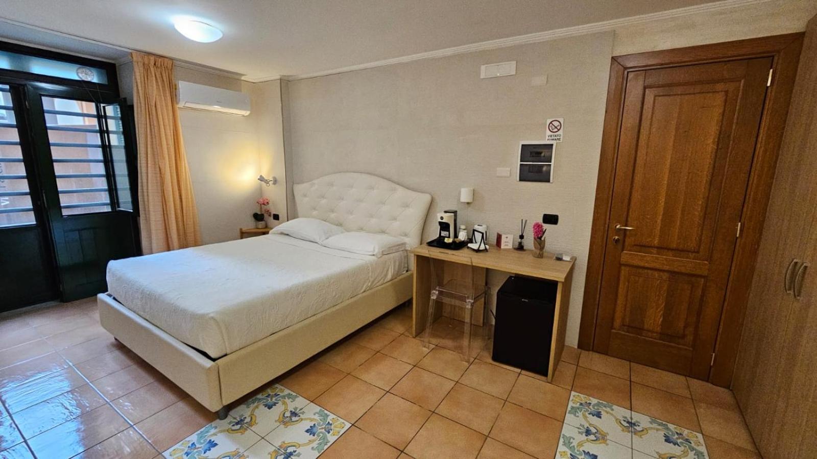 Vittoria Guest House סלרנו מראה חיצוני תמונה